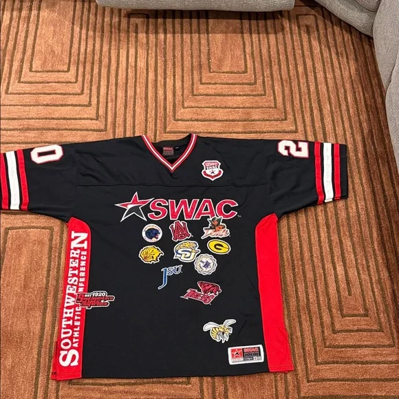 Men's Black and Red Sweatshirt - Picture 1 of 10